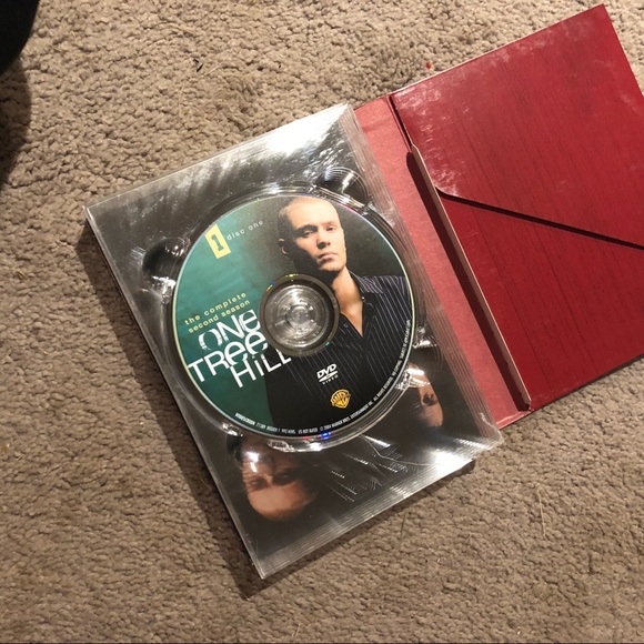 One tree hill season 2 and 3 - Picture 3 of 4